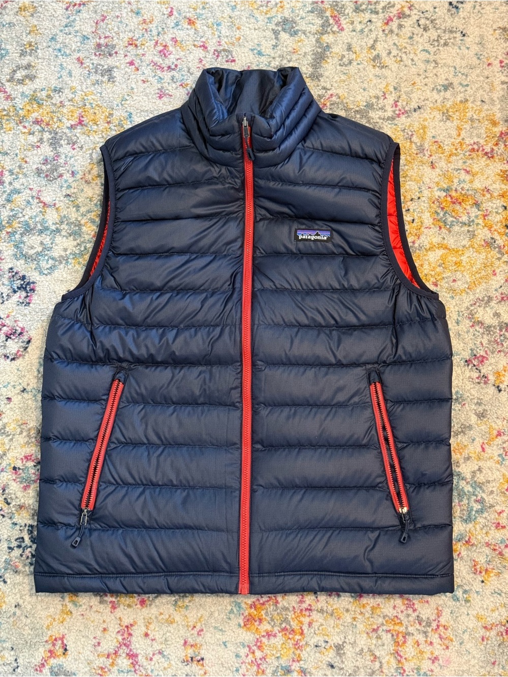 Patagonia Men’s Navy Quilted Down Vest with Red Trim Size Medium